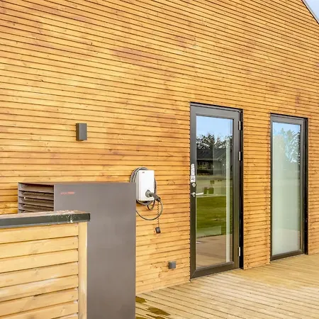 Udder - 1-5km From The Sea By Interhome